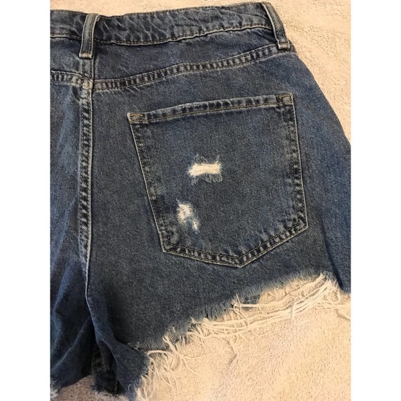 Forever 21 distressed Size 29 denim shorts - Picture 8 of 14